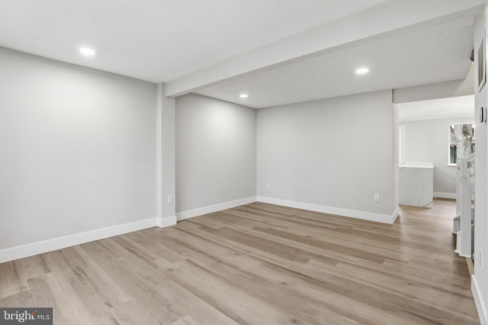 DAMASCUS MANOR - Residential