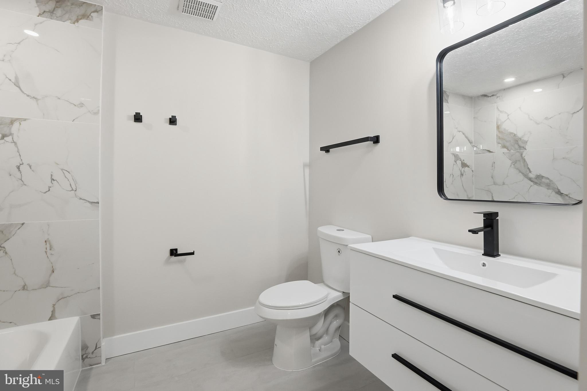 DAMASCUS MANOR - Residential