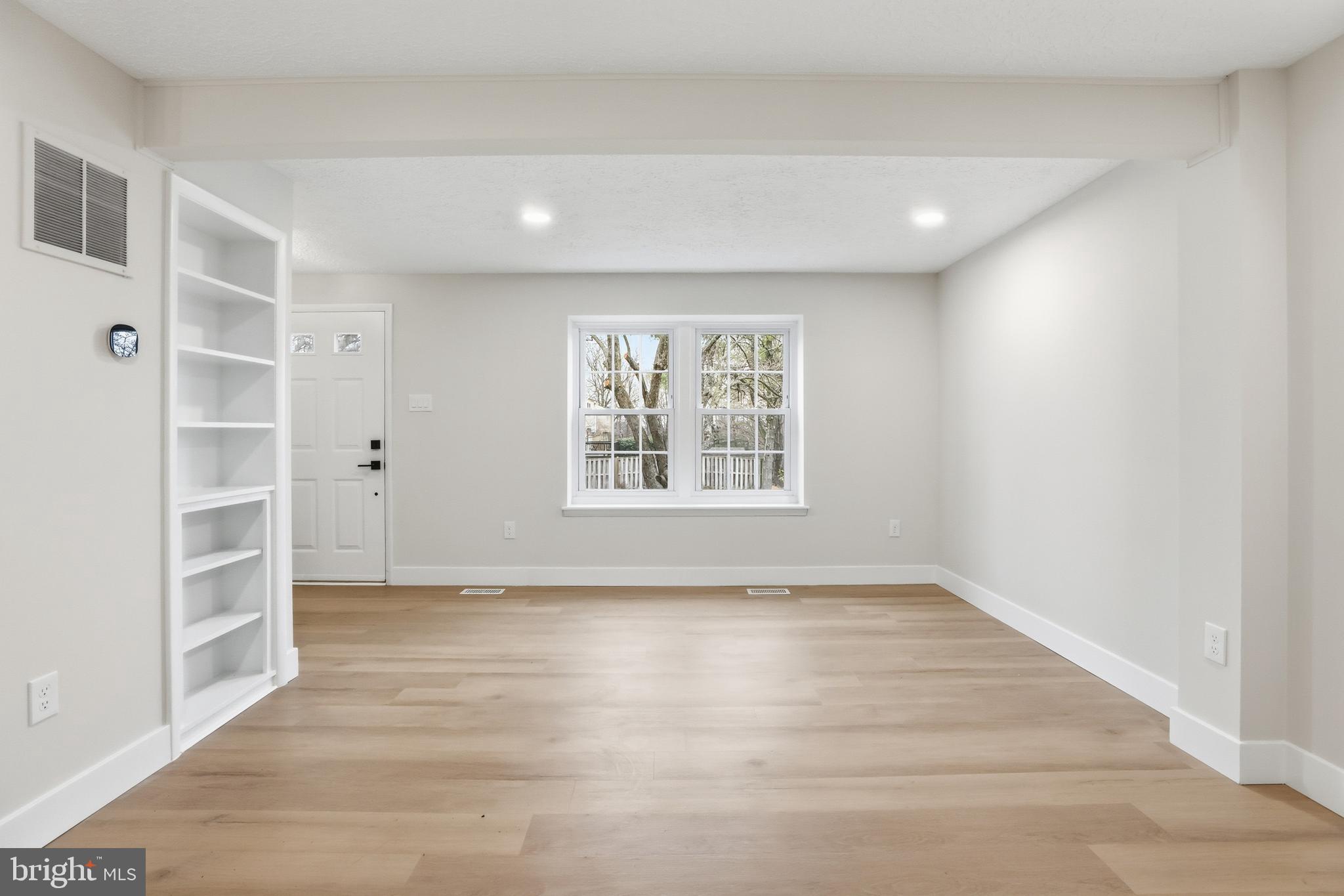 DAMASCUS MANOR - Residential