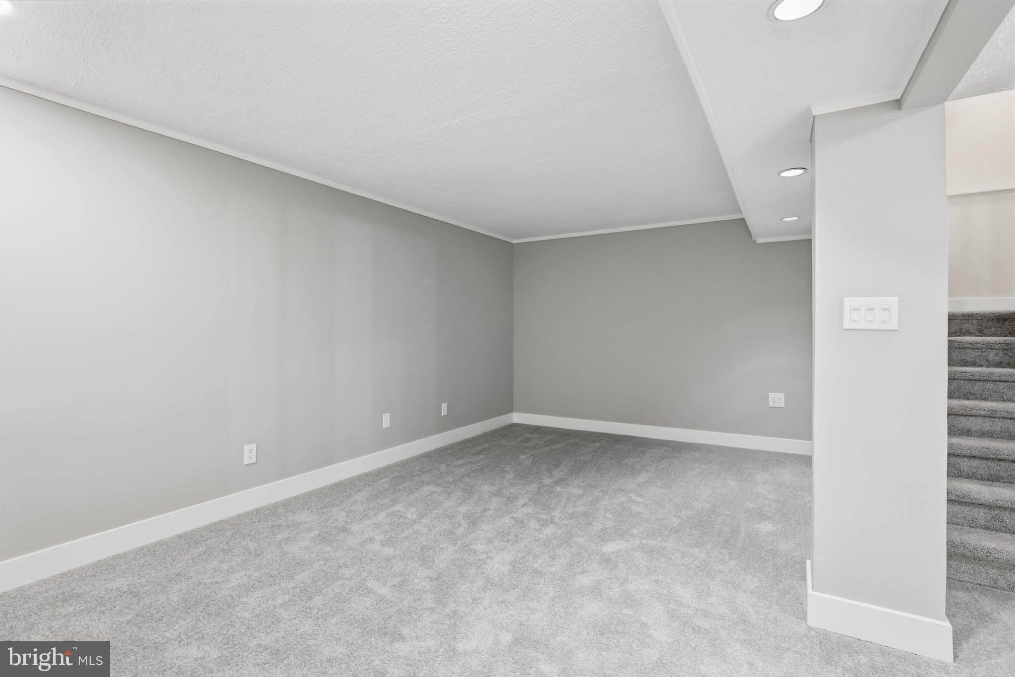 DAMASCUS MANOR - Residential