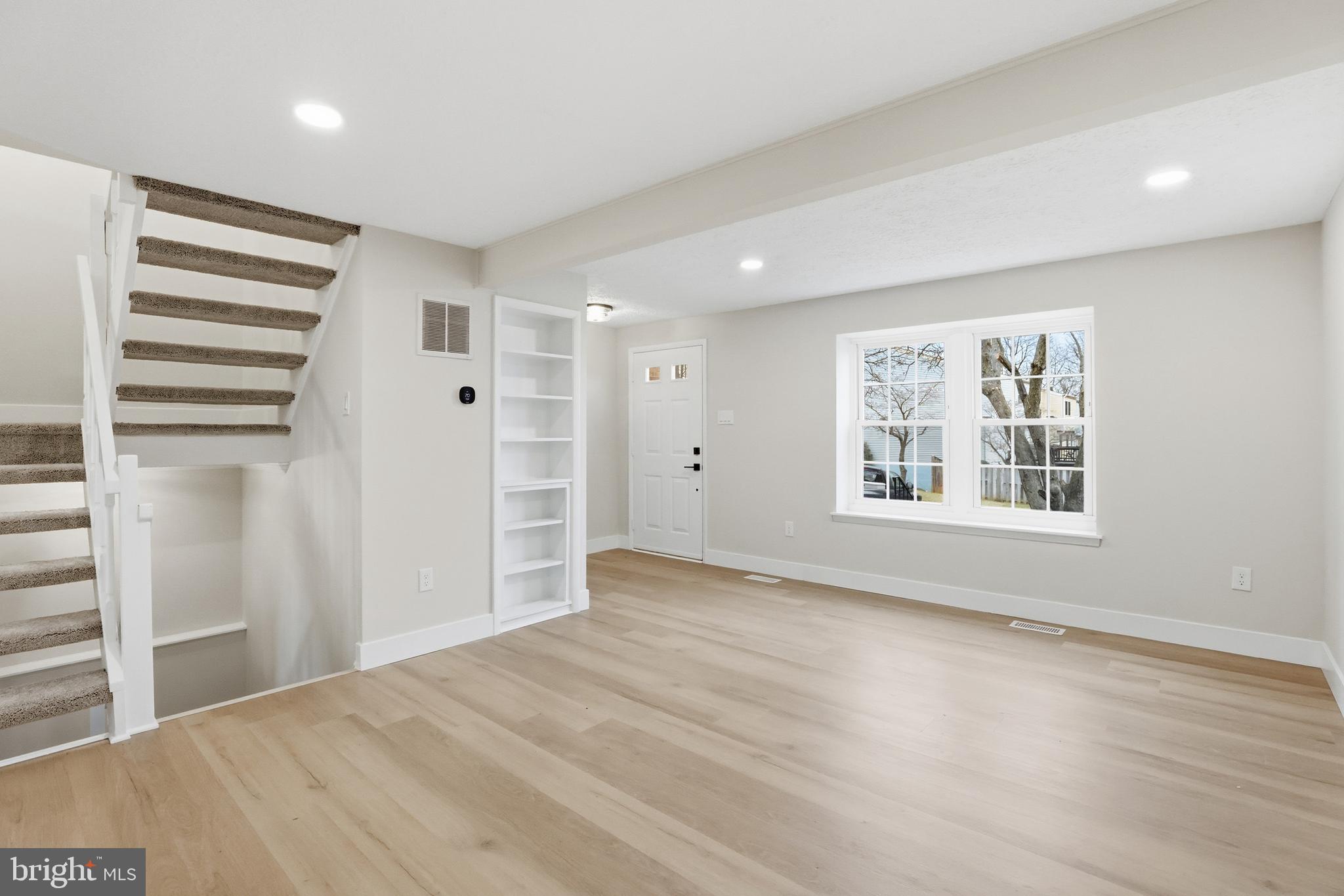 DAMASCUS MANOR - Residential