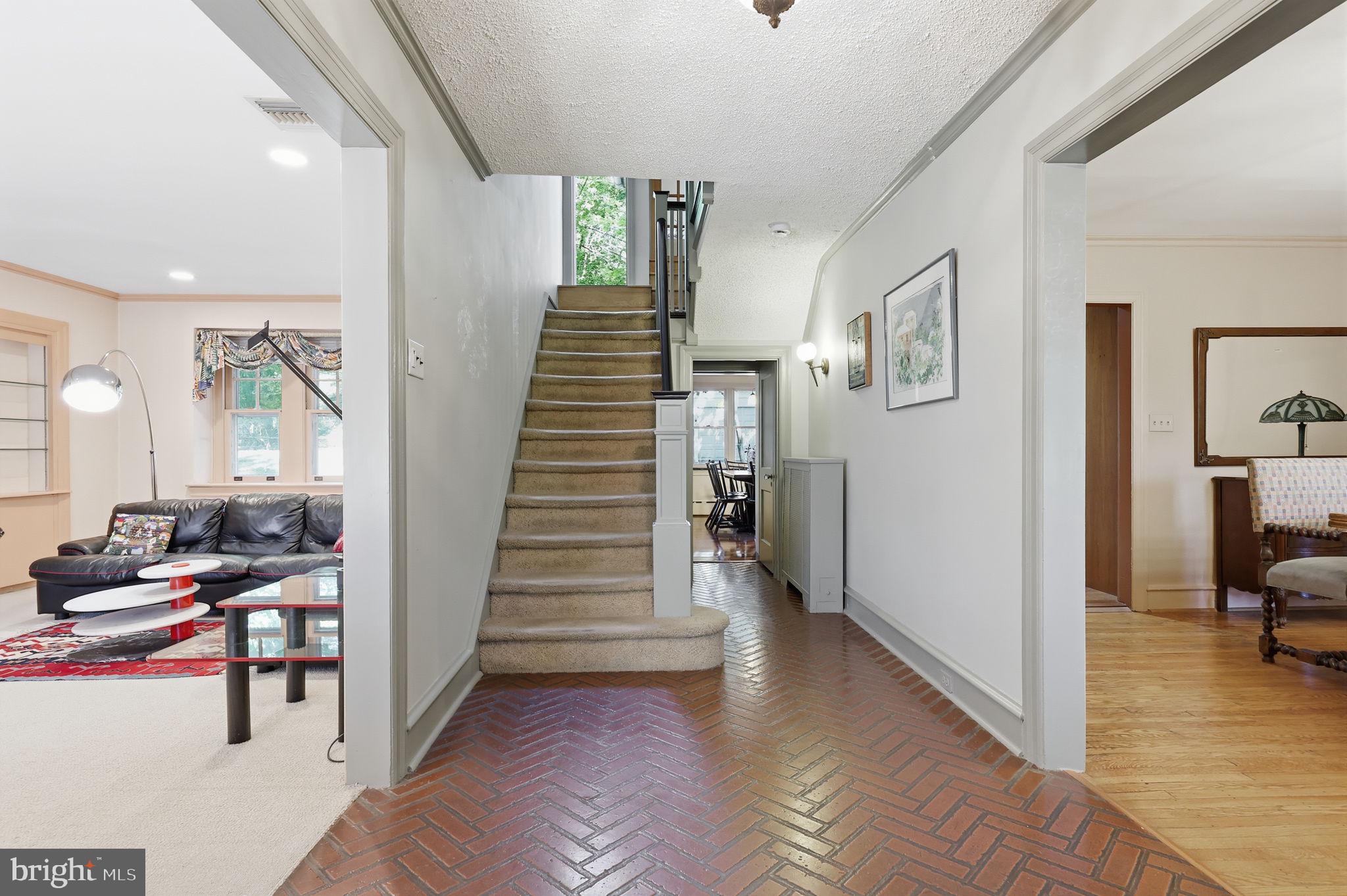 8210 FAIRVIEW ROAD