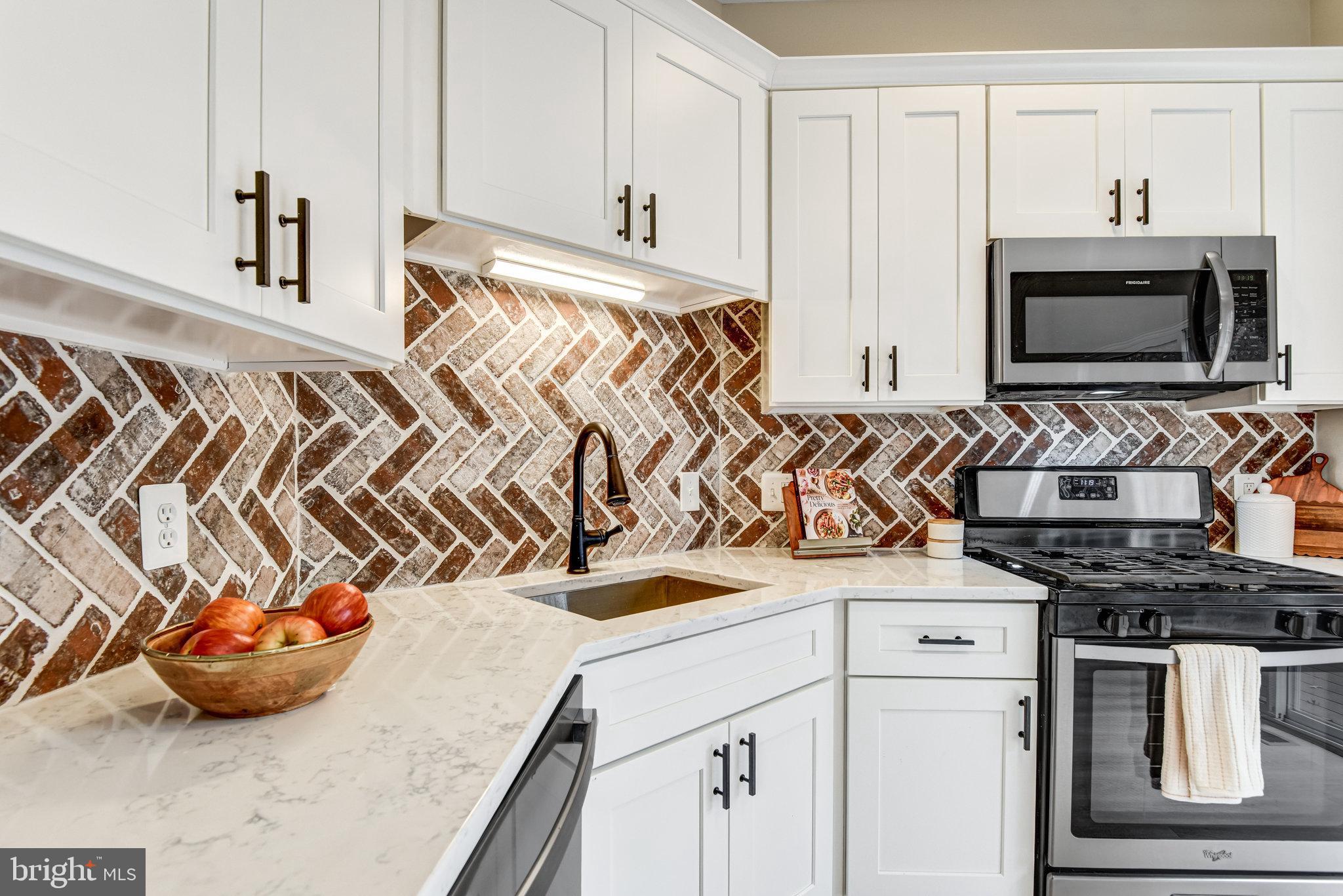 BARR HILL AT INVERNESS - Residential Lease