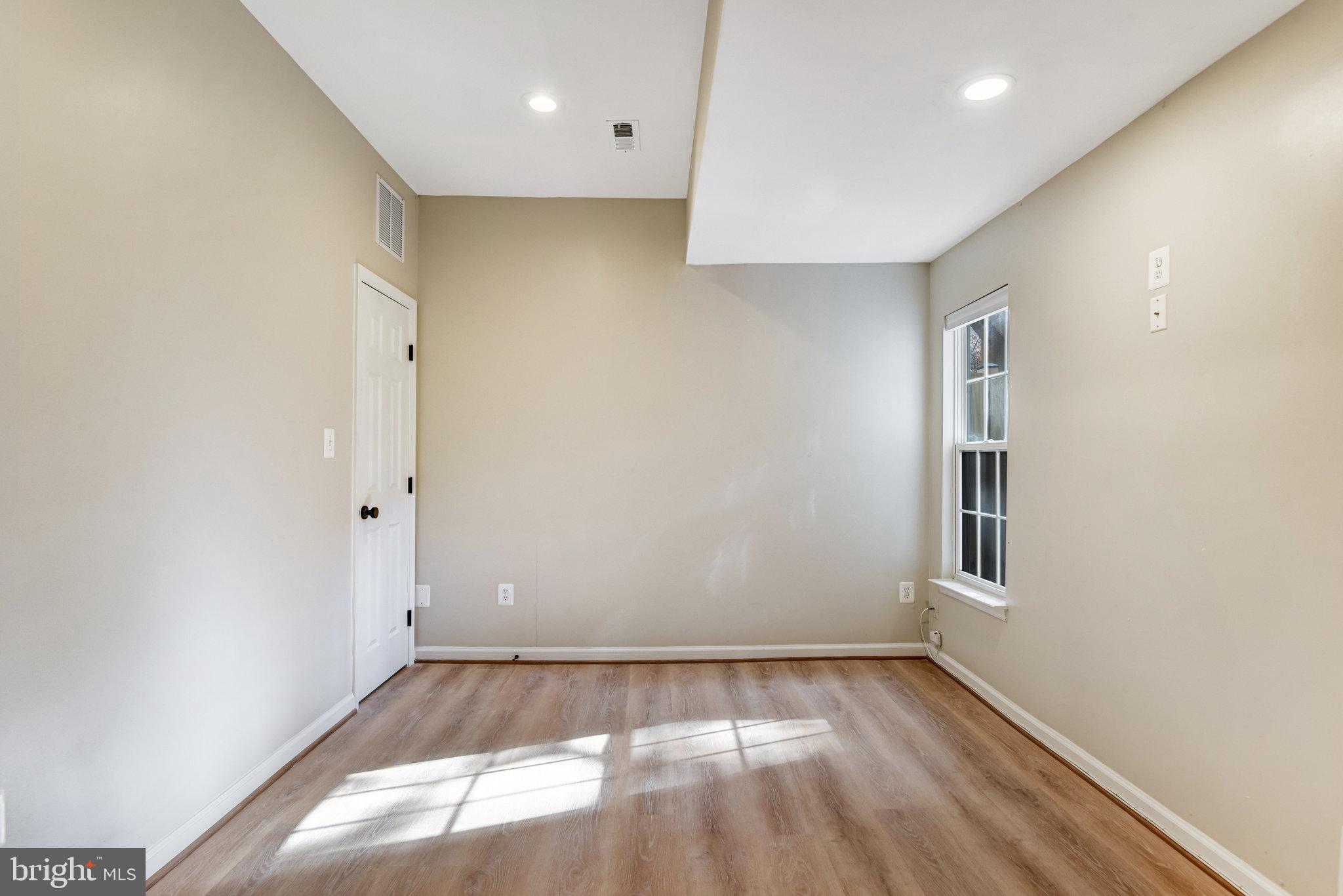 BARR HILL AT INVERNESS - Residential Lease