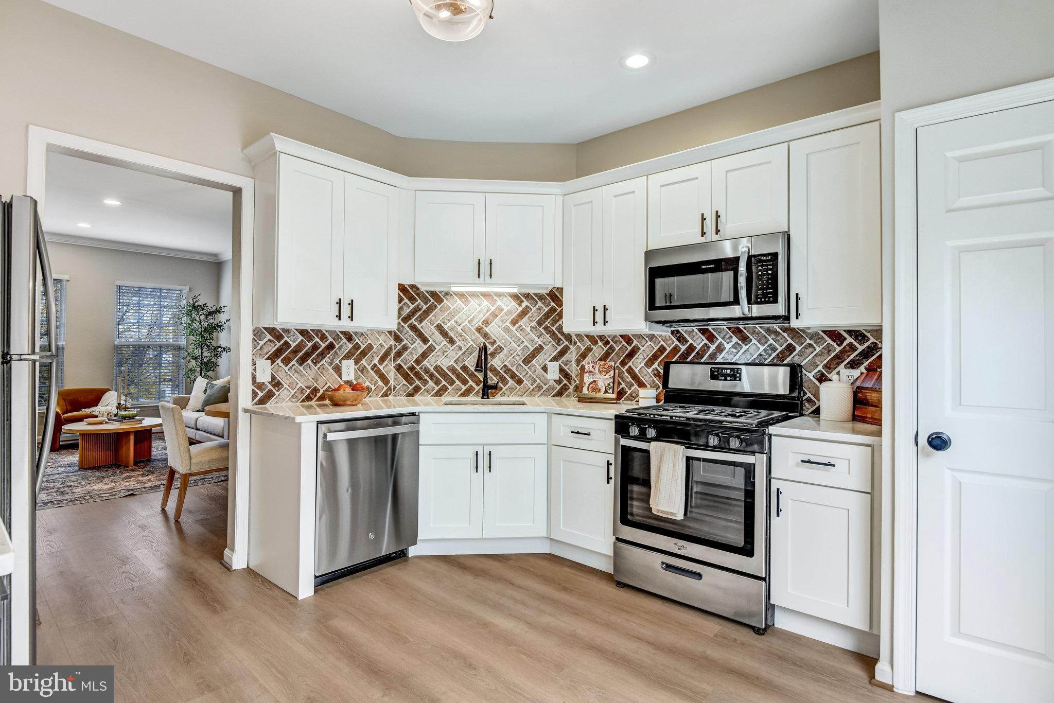 BARR HILL AT INVERNESS - Residential Lease