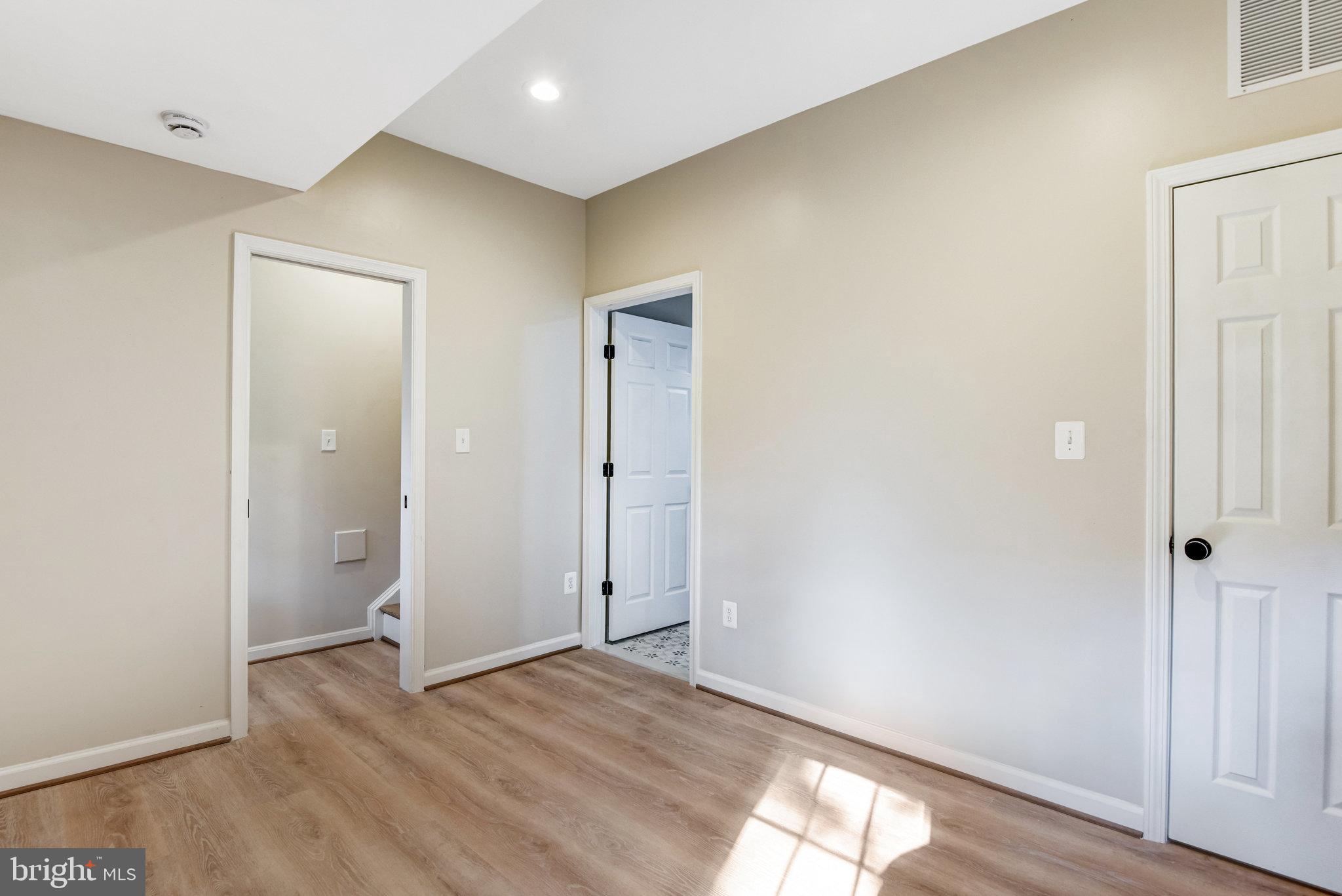 BARR HILL AT INVERNESS - Residential Lease