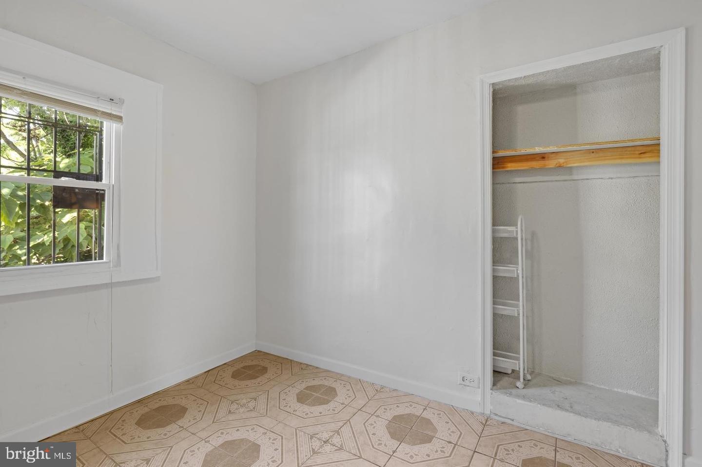 4829 GREENWAY AVENUE