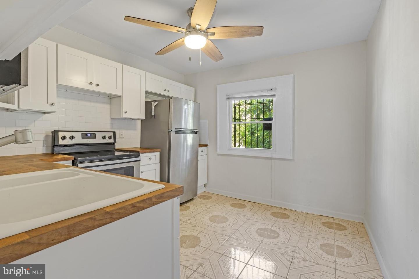 4829 GREENWAY AVENUE