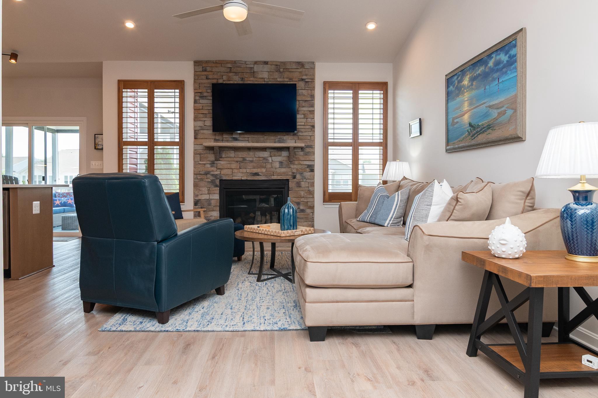 25068 TREEVIEW LN