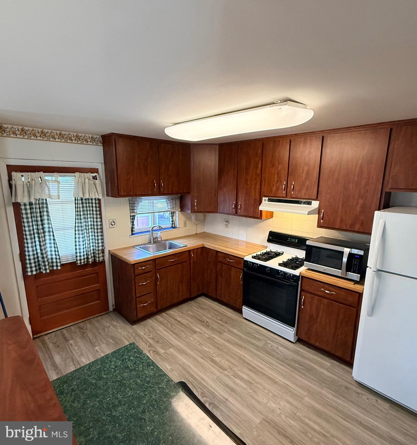 WILLOW GROVE - Residential