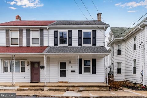 Townhouse For Sale - 425 Fairview Ave Ave<br/> ENOLA, PA 17025