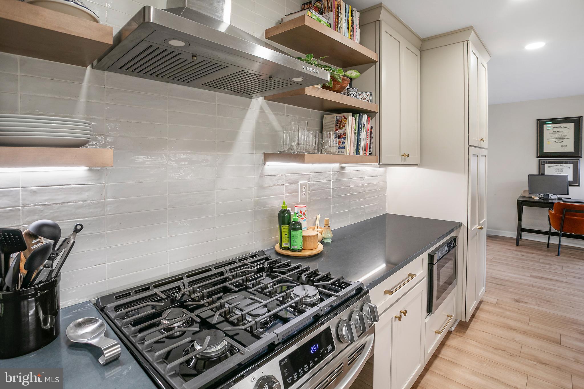 3114 WISCONSIN AVENUE NW 202