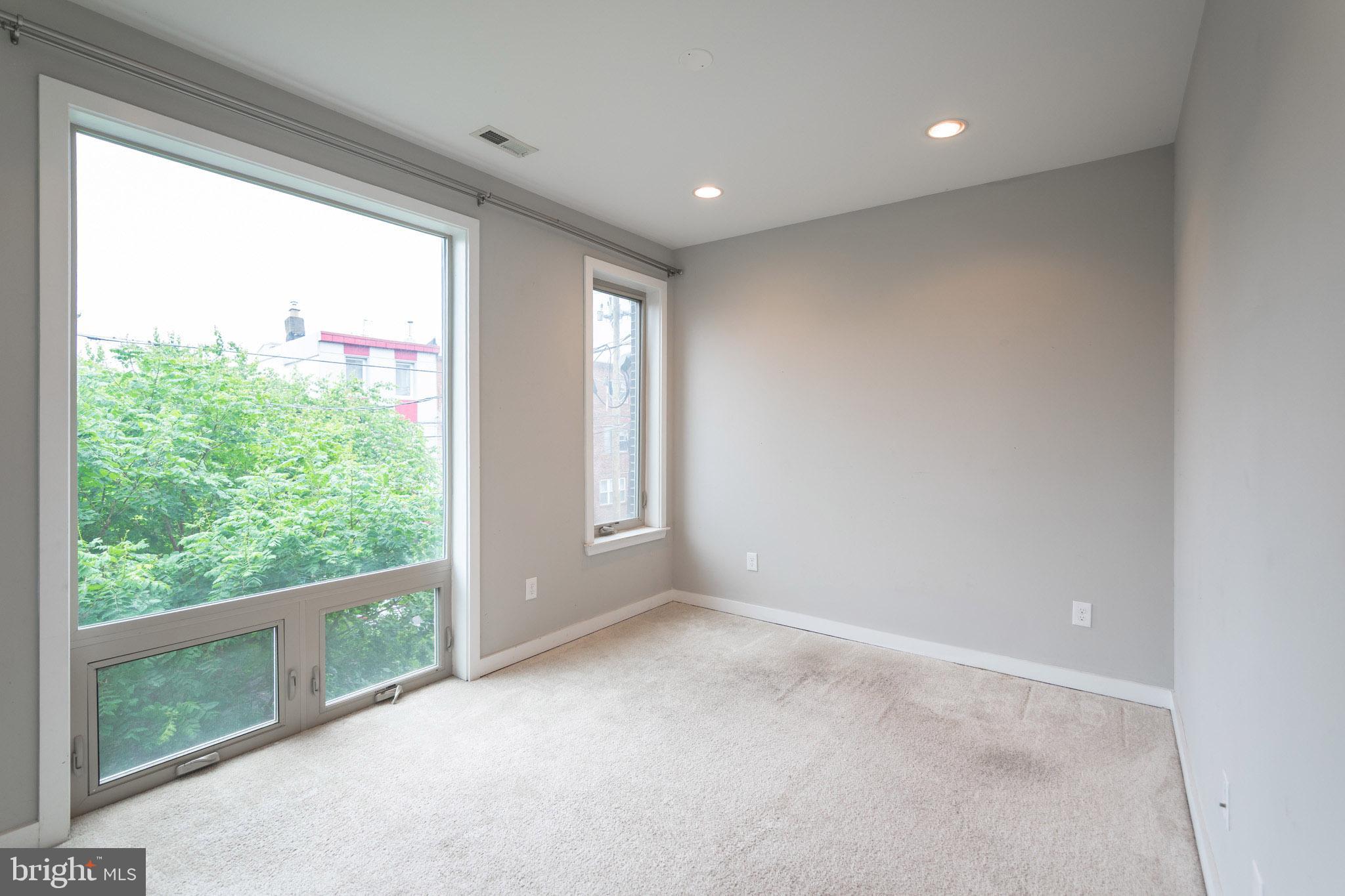 EAST KENSINGTON - Residential Lease