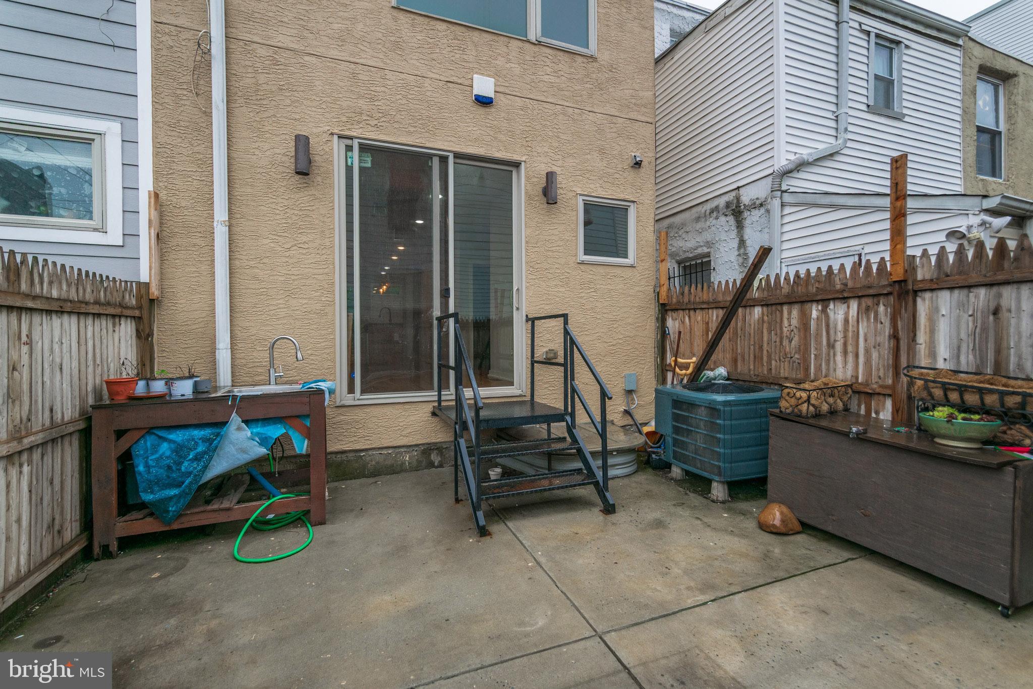 EAST KENSINGTON - Residential Lease