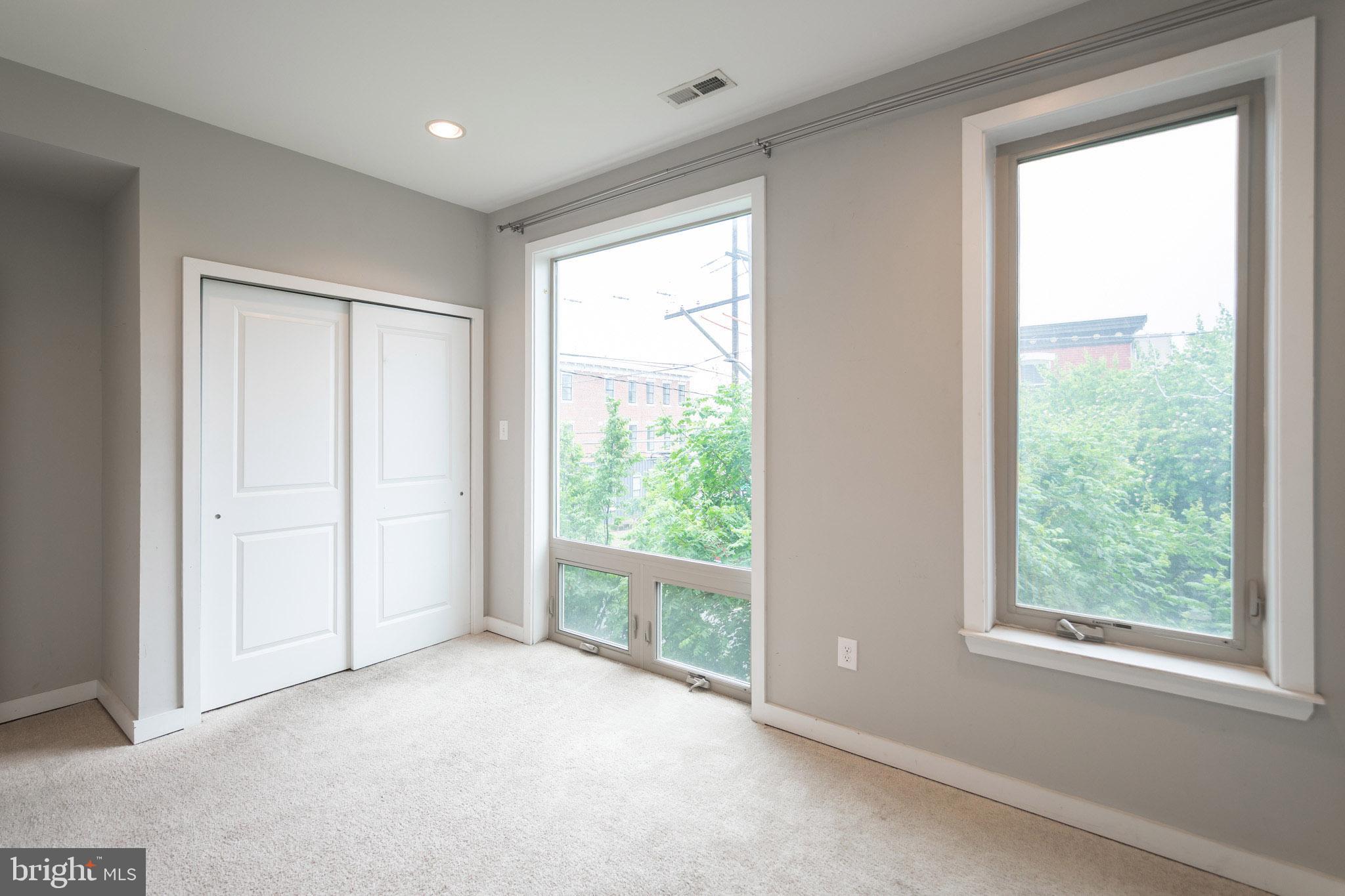 EAST KENSINGTON - Residential Lease