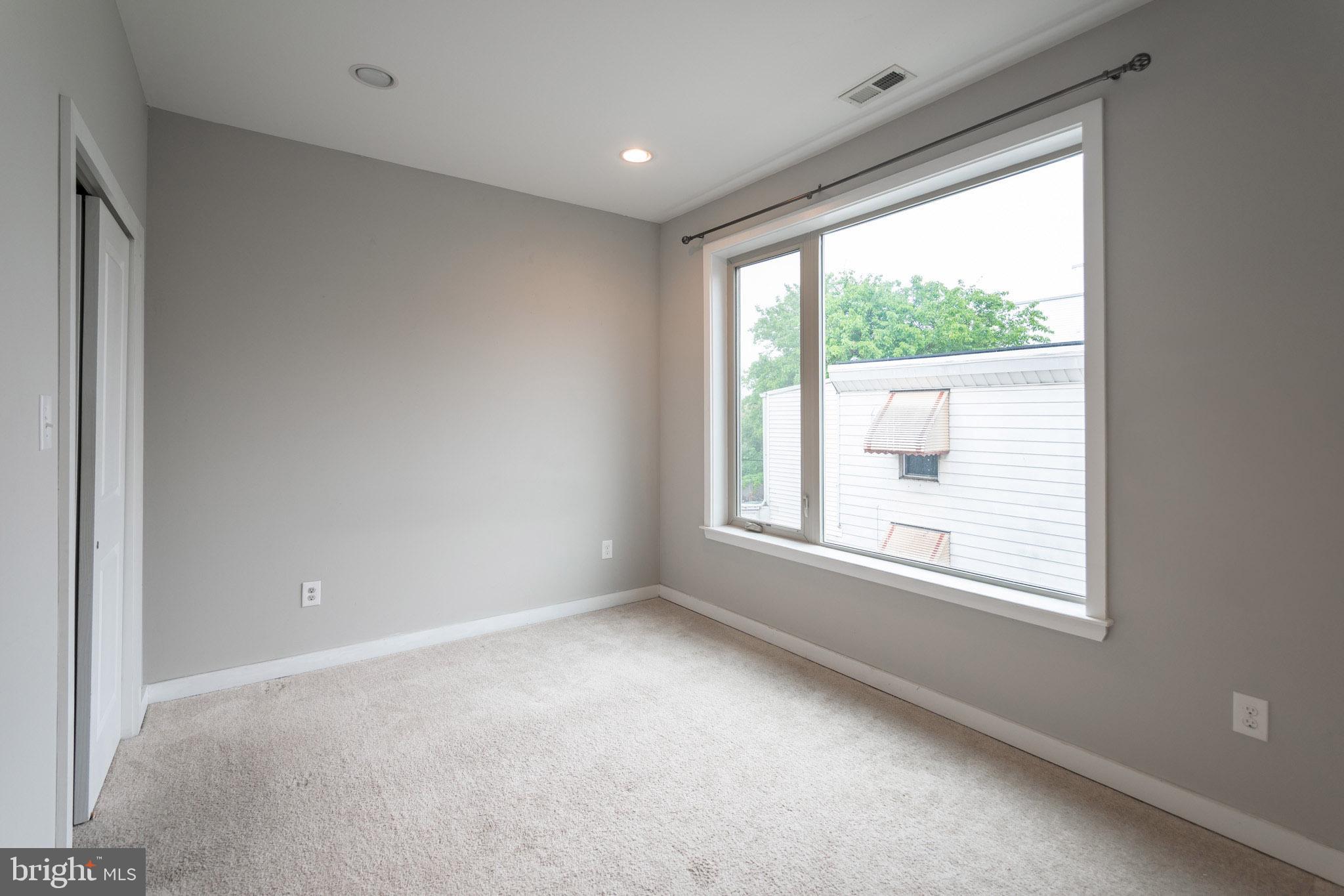 EAST KENSINGTON - Residential Lease