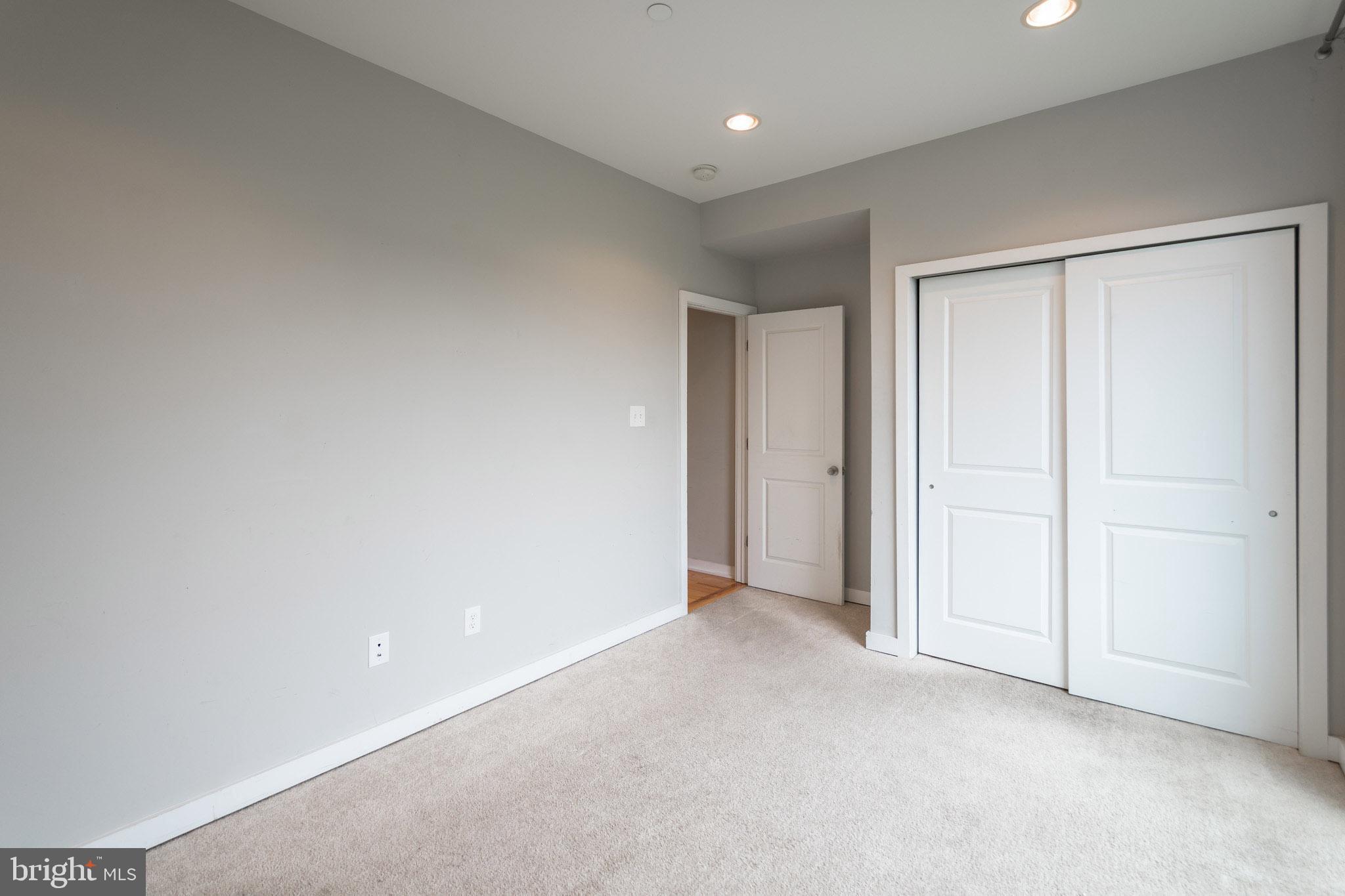 EAST KENSINGTON - Residential Lease