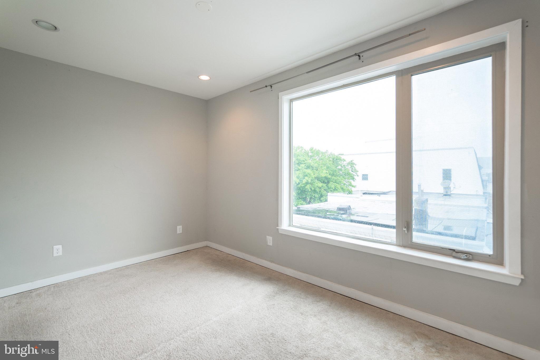 EAST KENSINGTON - Residential Lease