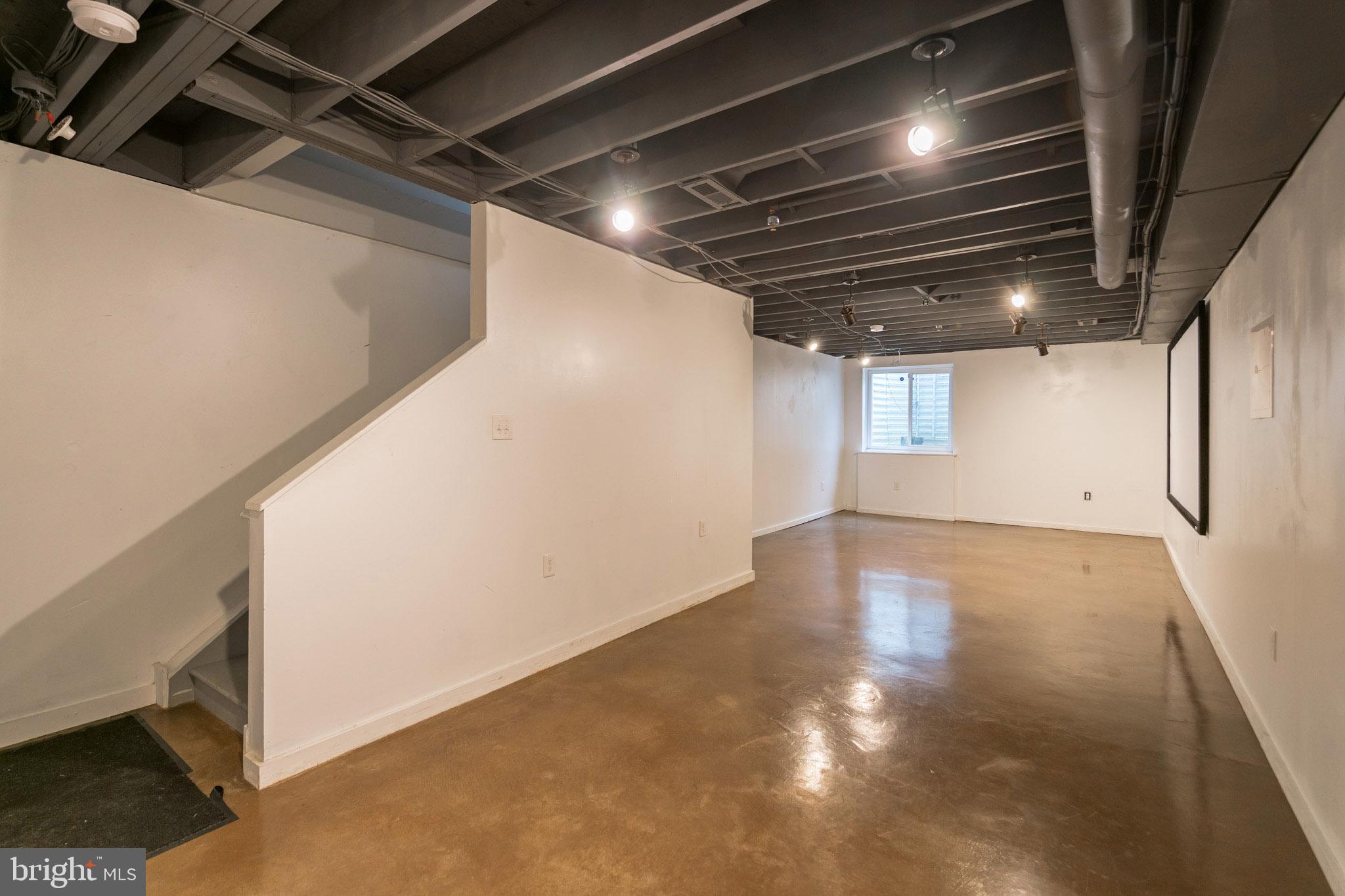 EAST KENSINGTON - Residential Lease