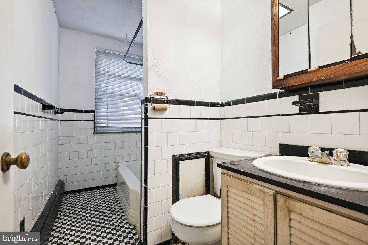 HAMILTON HILLS - Residential Income