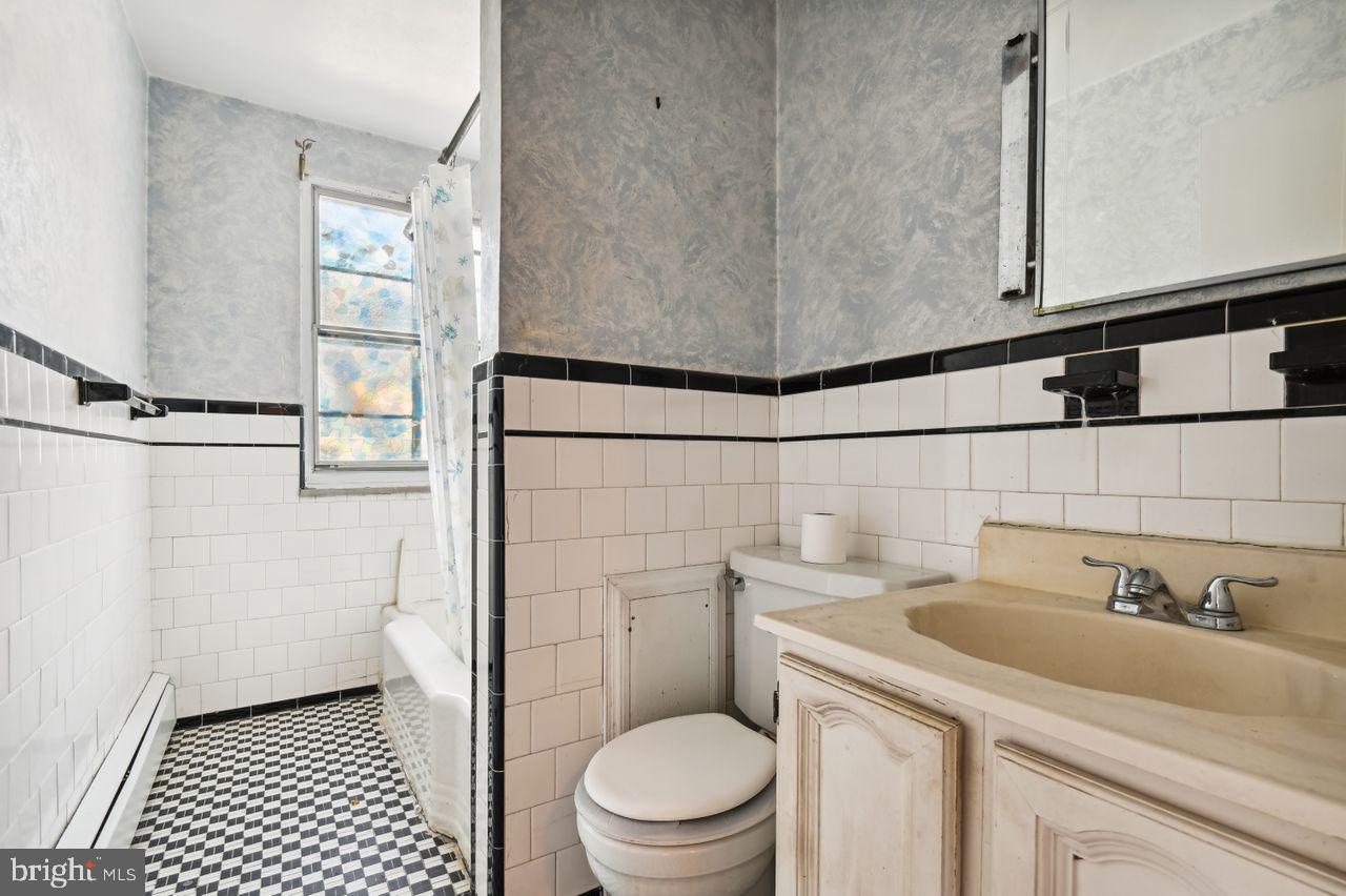 HAMILTON HILLS - Residential Income