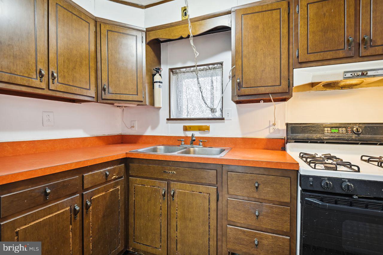 HAMILTON HILLS - Residential Income