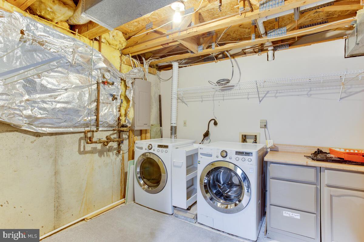 CHESAPEAKE LIGHTHOUSE - Residential