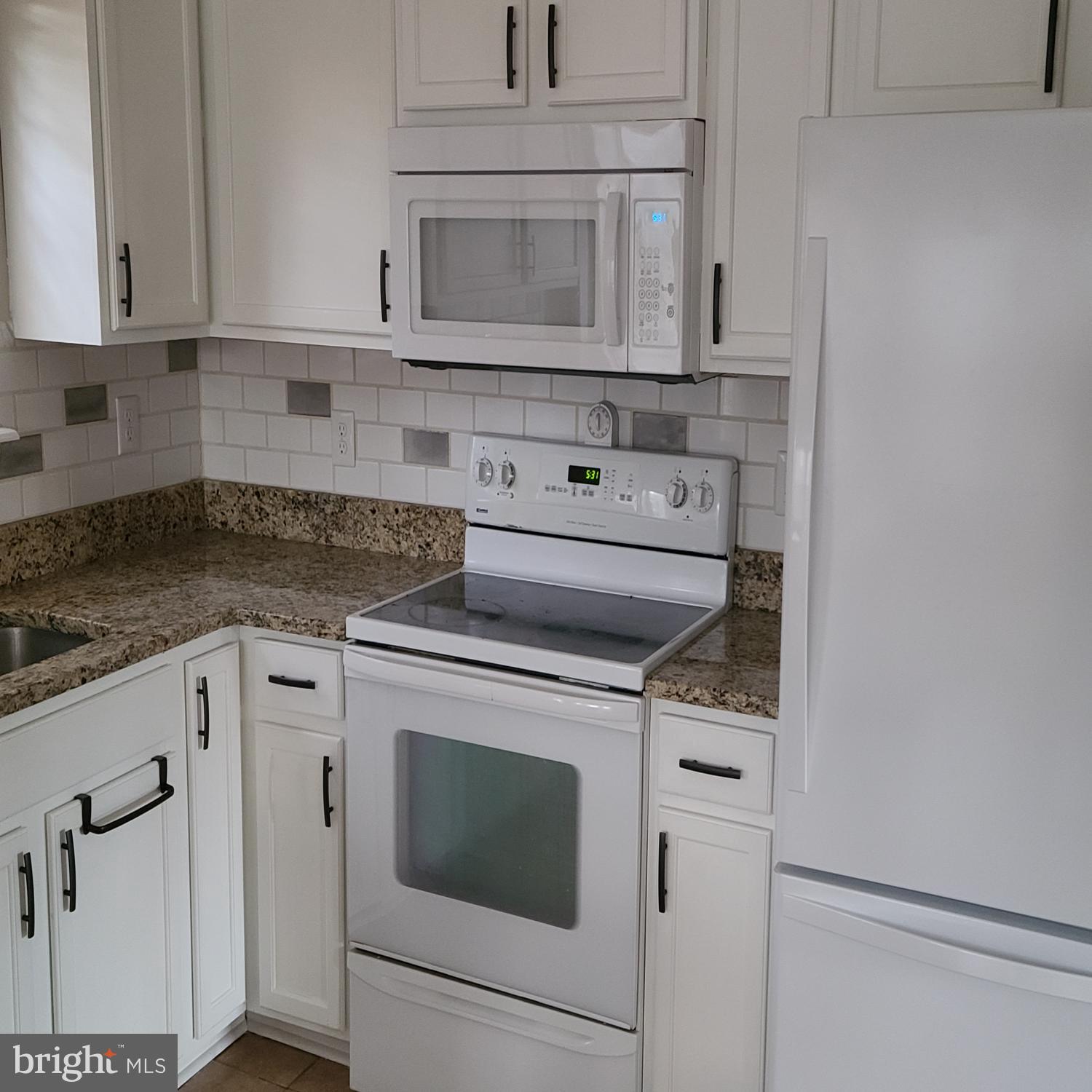 HILL VALLEY - Residential Lease