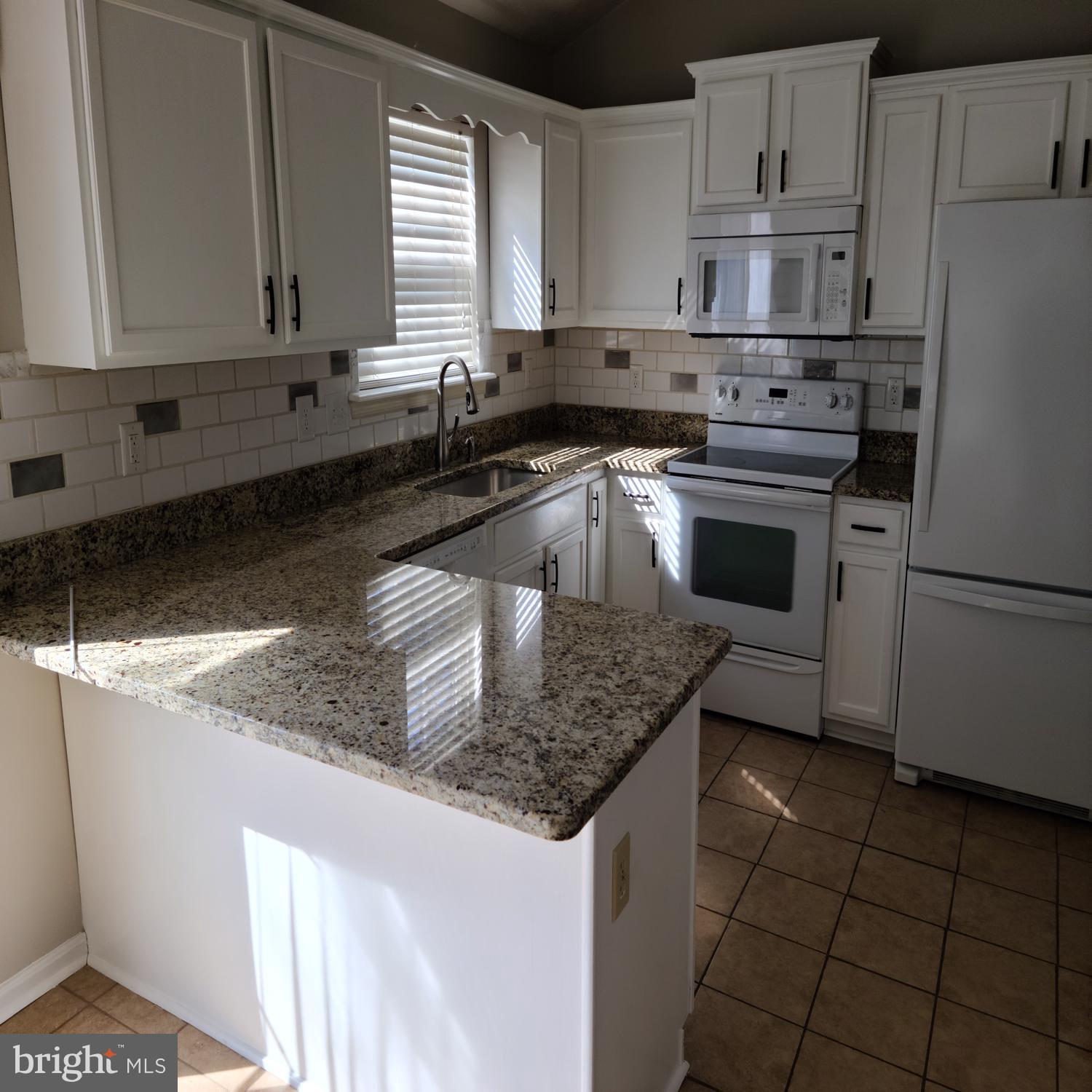 HILL VALLEY - Residential Lease