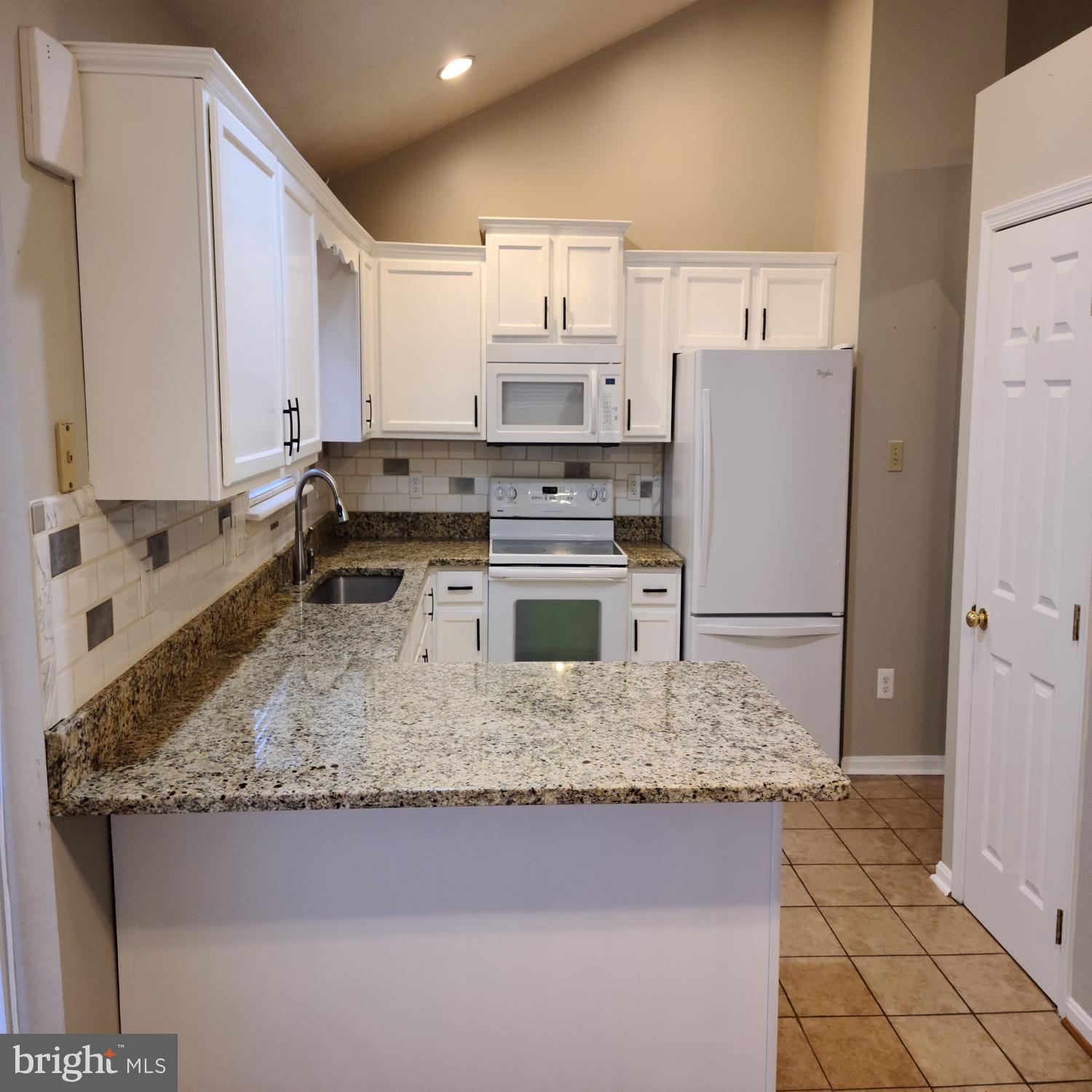 HILL VALLEY - Residential Lease