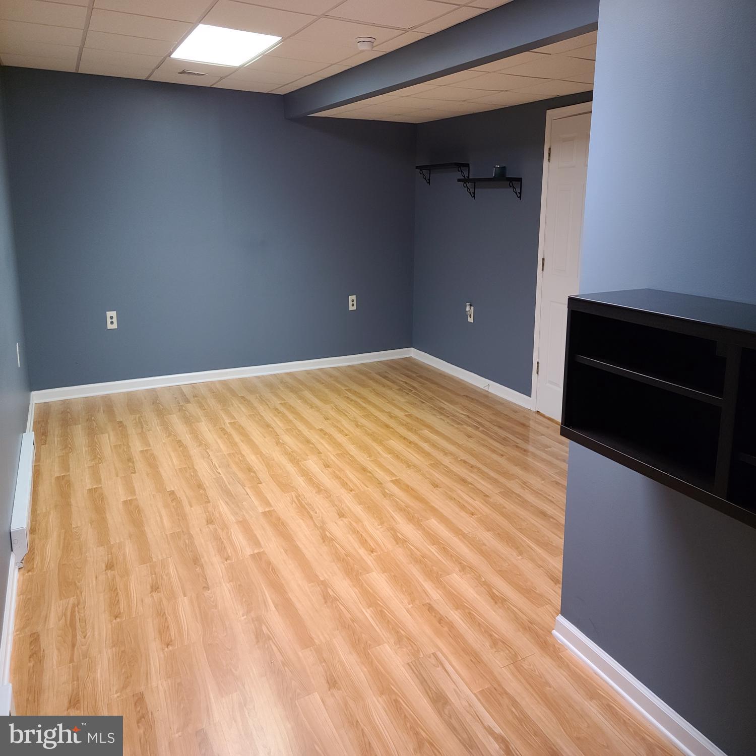 HILL VALLEY - Residential Lease