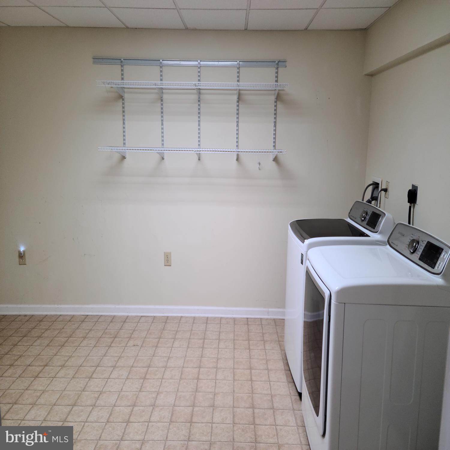 HILL VALLEY - Residential Lease