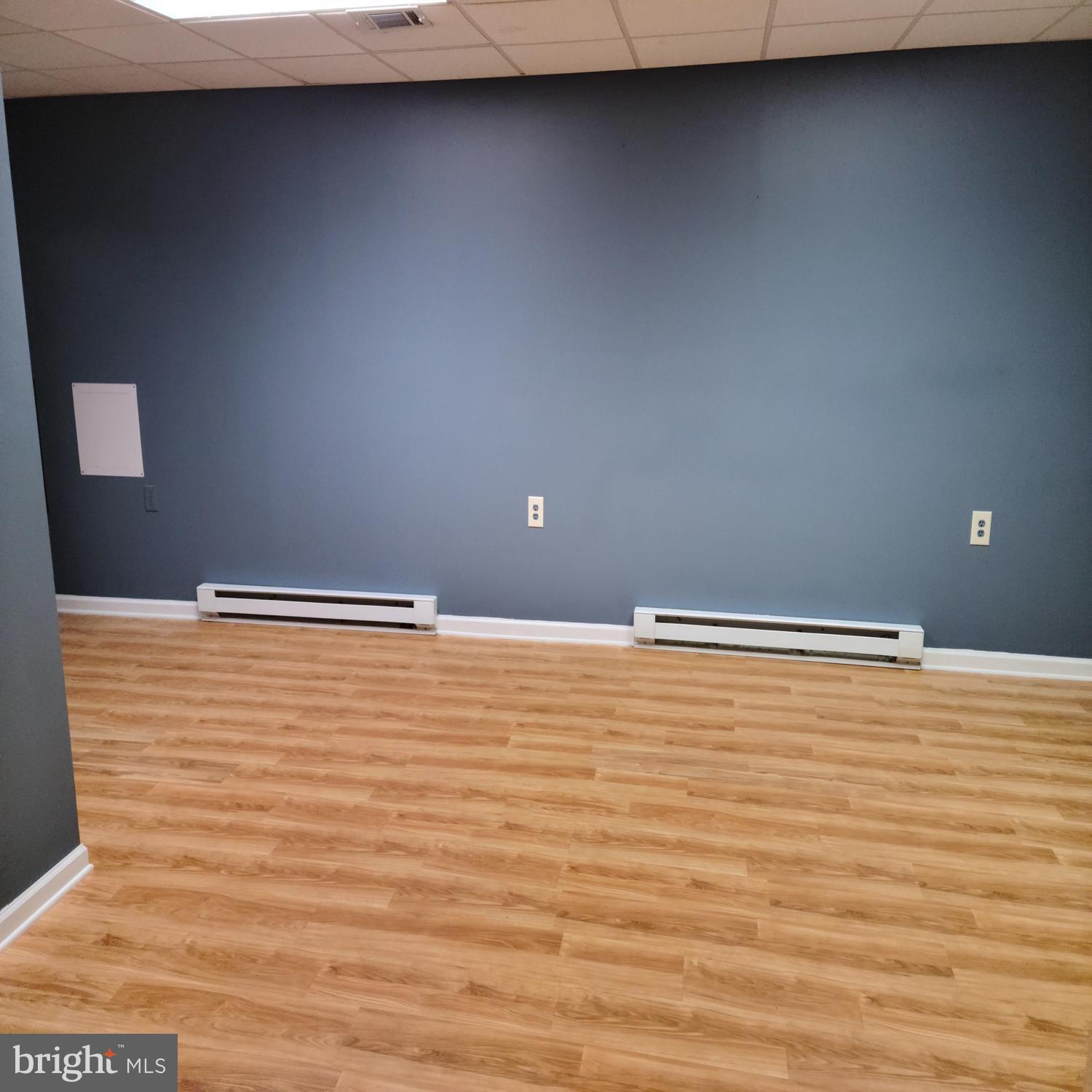 HILL VALLEY - Residential Lease