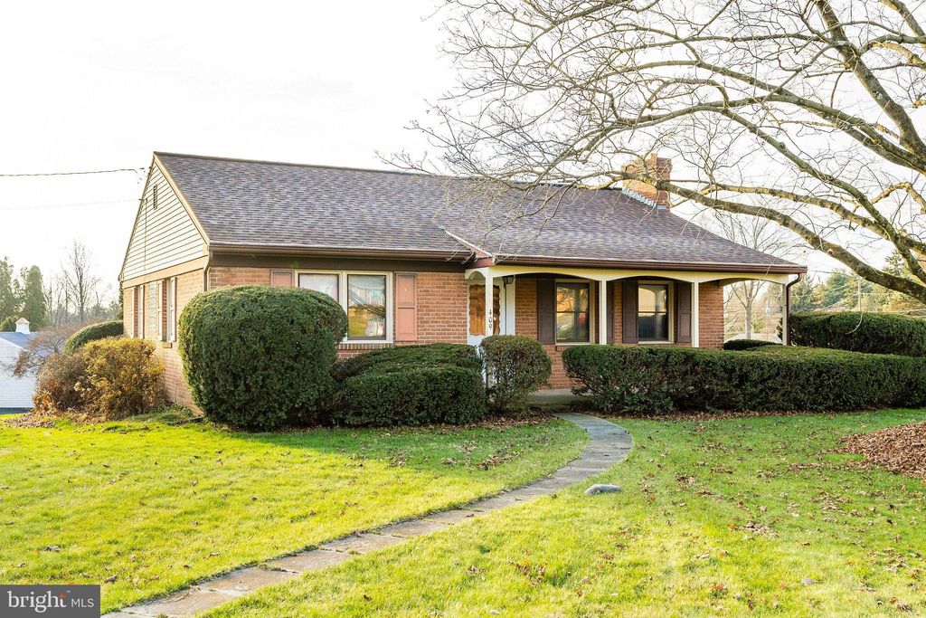 Photo of 409 CAPRI RD, LANCASTER, PA 17603 (MLS # PALA2029118)