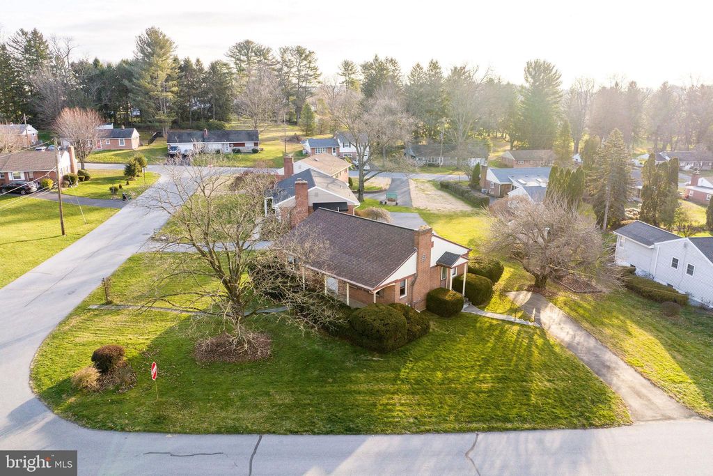 Photo of 409 CAPRI RD, LANCASTER, PA 17603 (MLS # PALA2029118)