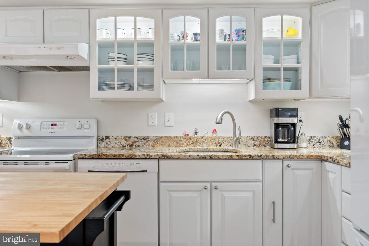 OLD TOWN ALEXANDRIA - Residential Lease