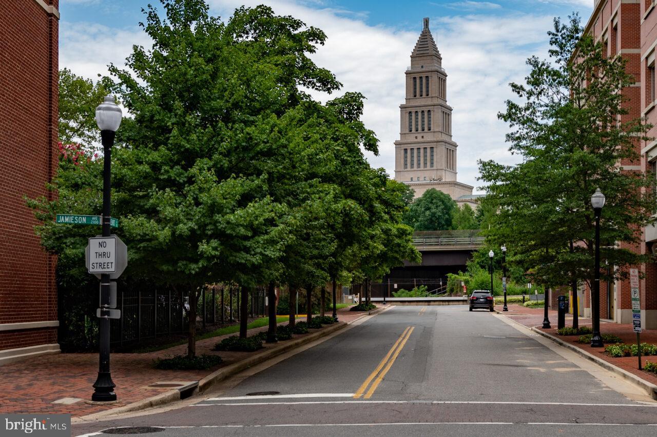 OLD TOWN ALEXANDRIA - Residential Lease