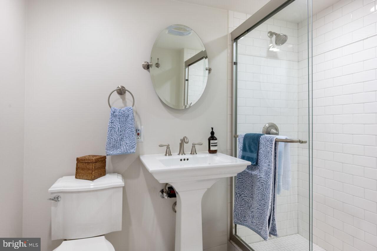 OLD TOWN ALEXANDRIA - Residential Lease