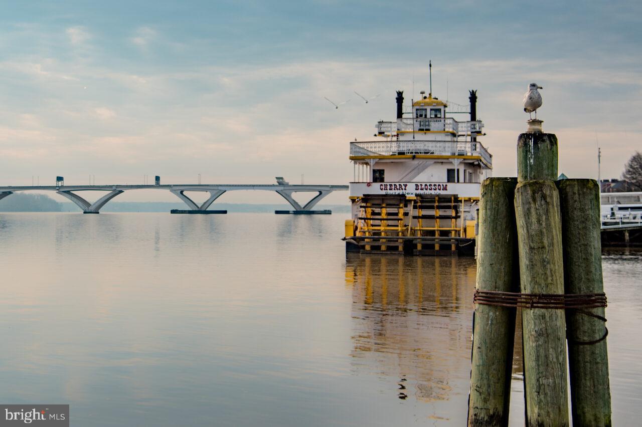 OLD TOWN ALEXANDRIA - Residential Lease