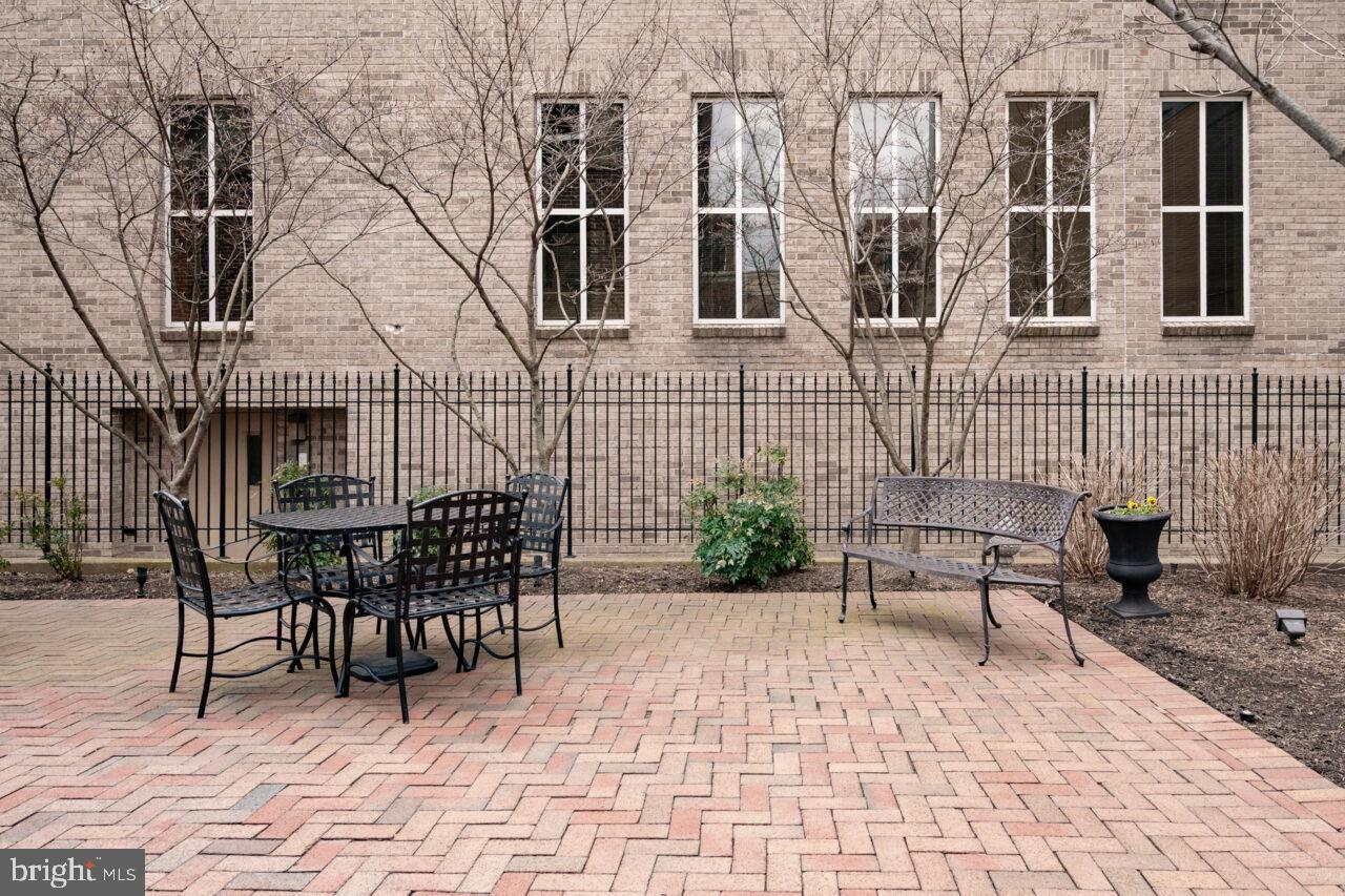 OLD TOWN ALEXANDRIA - Residential Lease