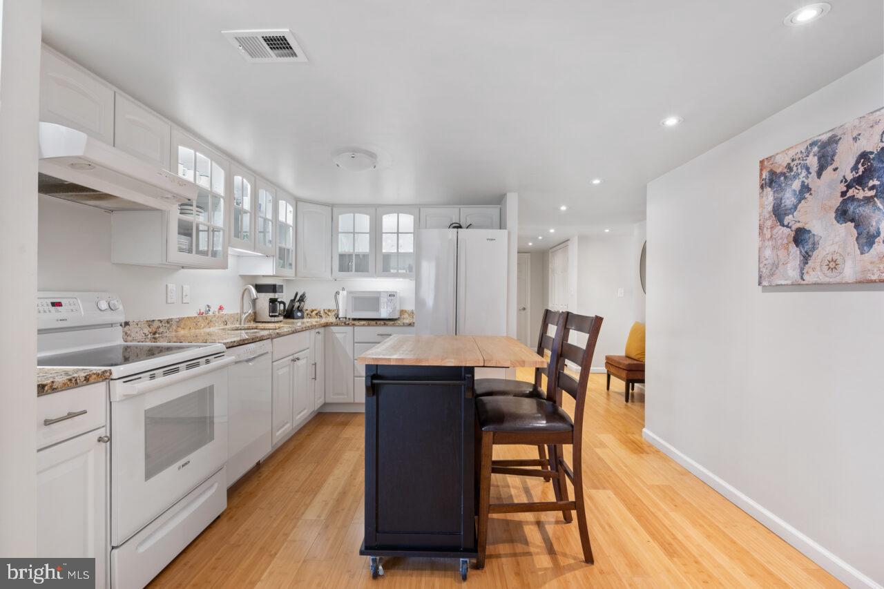 OLD TOWN ALEXANDRIA - Residential Lease