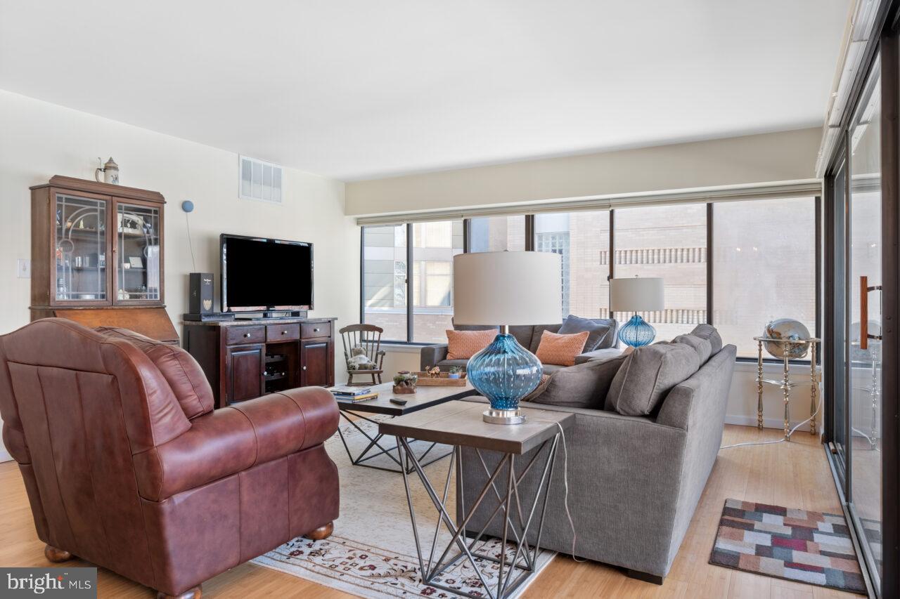 OLD TOWN ALEXANDRIA - Residential Lease