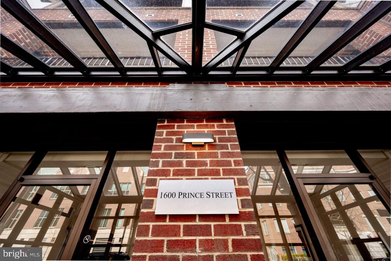 OLD TOWN ALEXANDRIA - Residential Lease