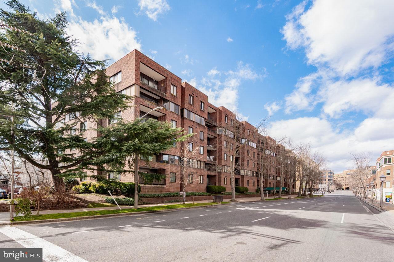 OLD TOWN ALEXANDRIA - Residential Lease