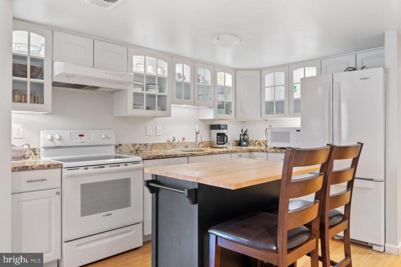 OLD TOWN ALEXANDRIA - Residential Lease
