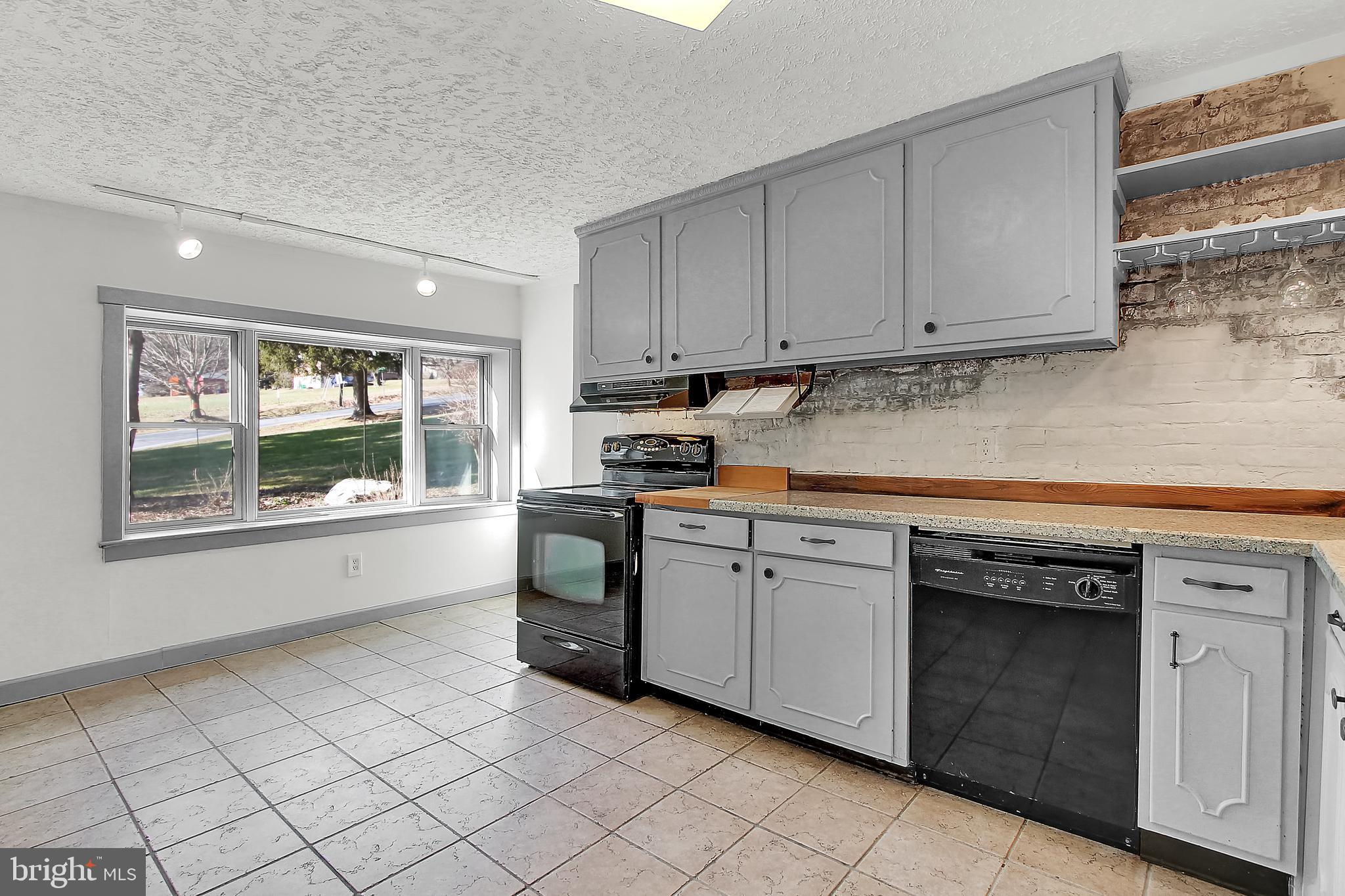 SOUTH HEIDELBERG - Residential