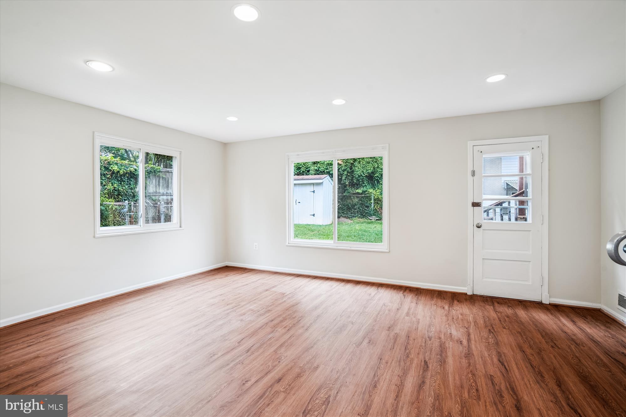 PARKVIEW - Residential Lease