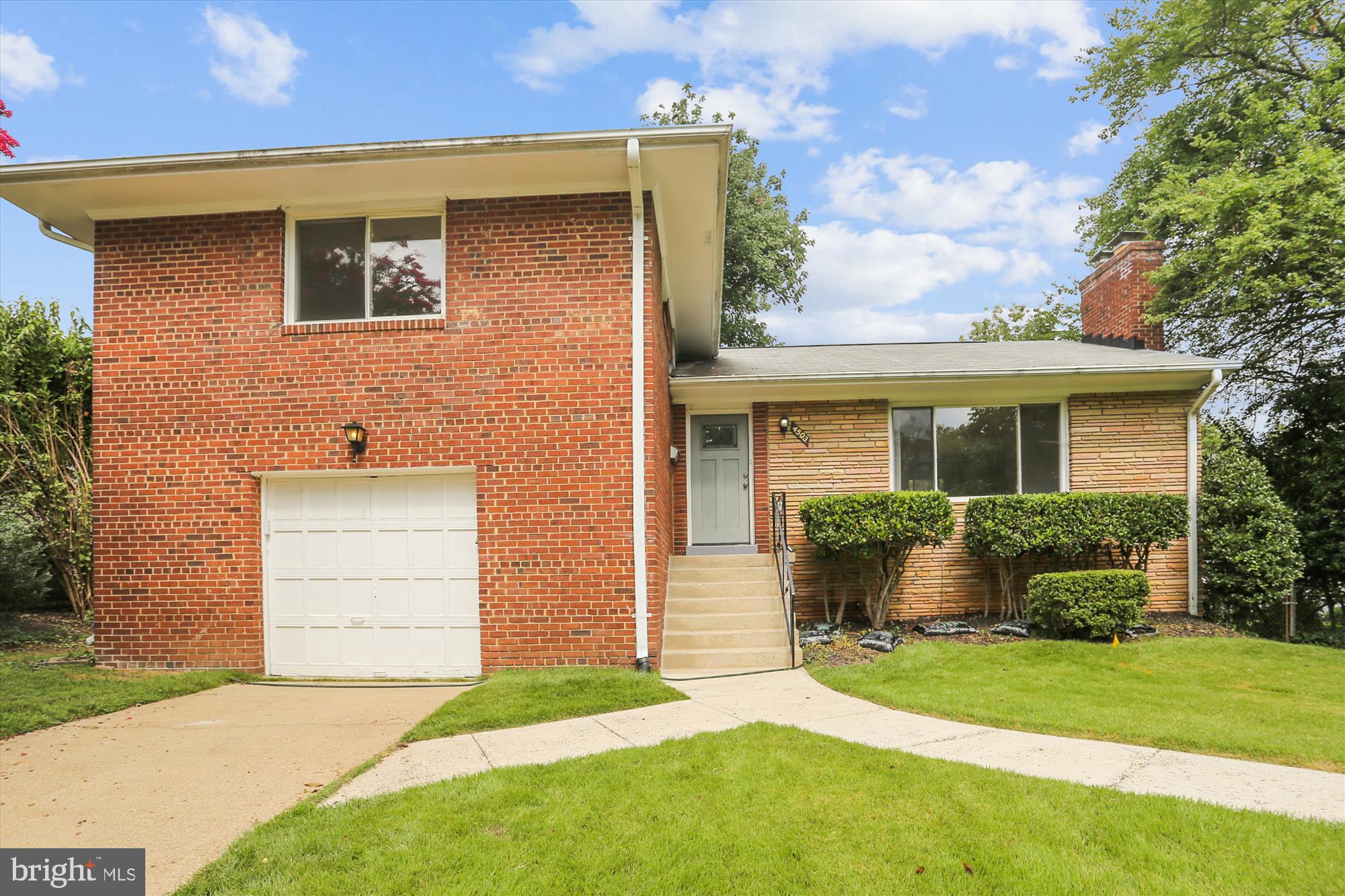 PARKVIEW - Residential Lease