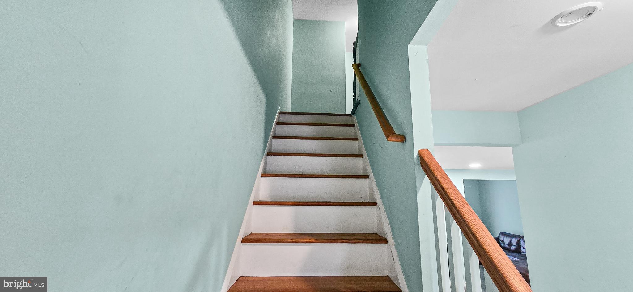 TOWNE CREST - Residential