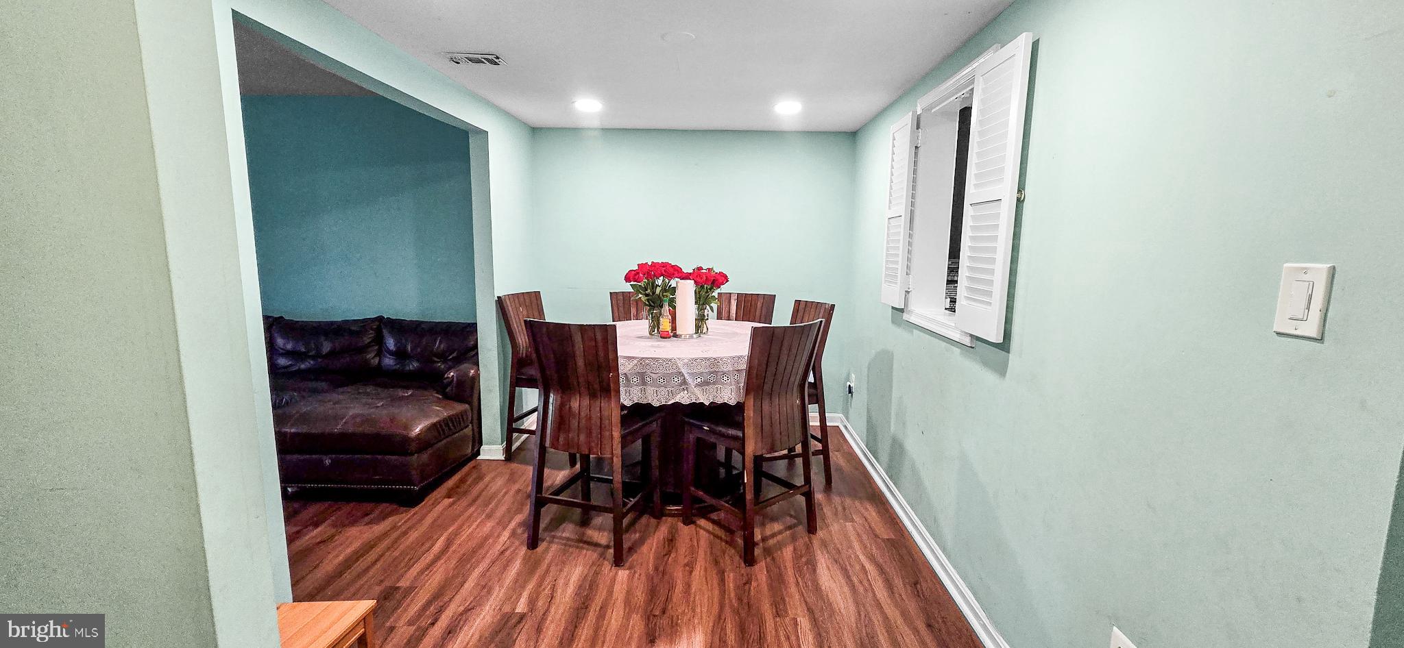 TOWNE CREST - Residential